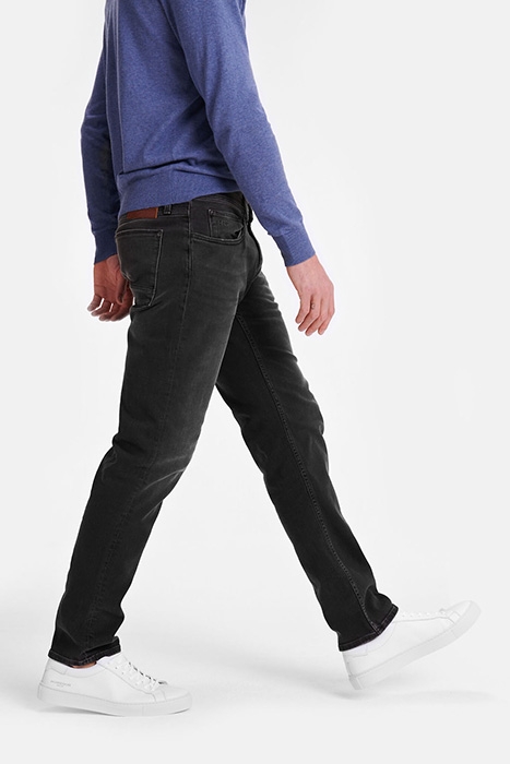 REGULAR FIT JEANS IN DARK GREY WASH DENIM DARK GREY WASH 3