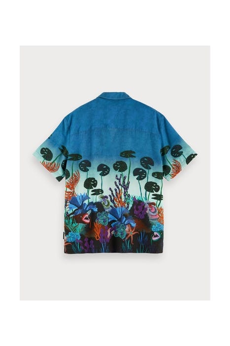 TENCEL™ SHIRT WITH HAWAIIAN DETAILS AND PLACEMENT PRINT COMB 2